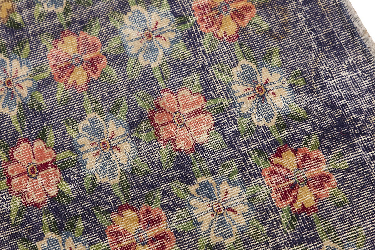 Vintage Rug 3'10" x 6'5" feet 117 x 195 cm
