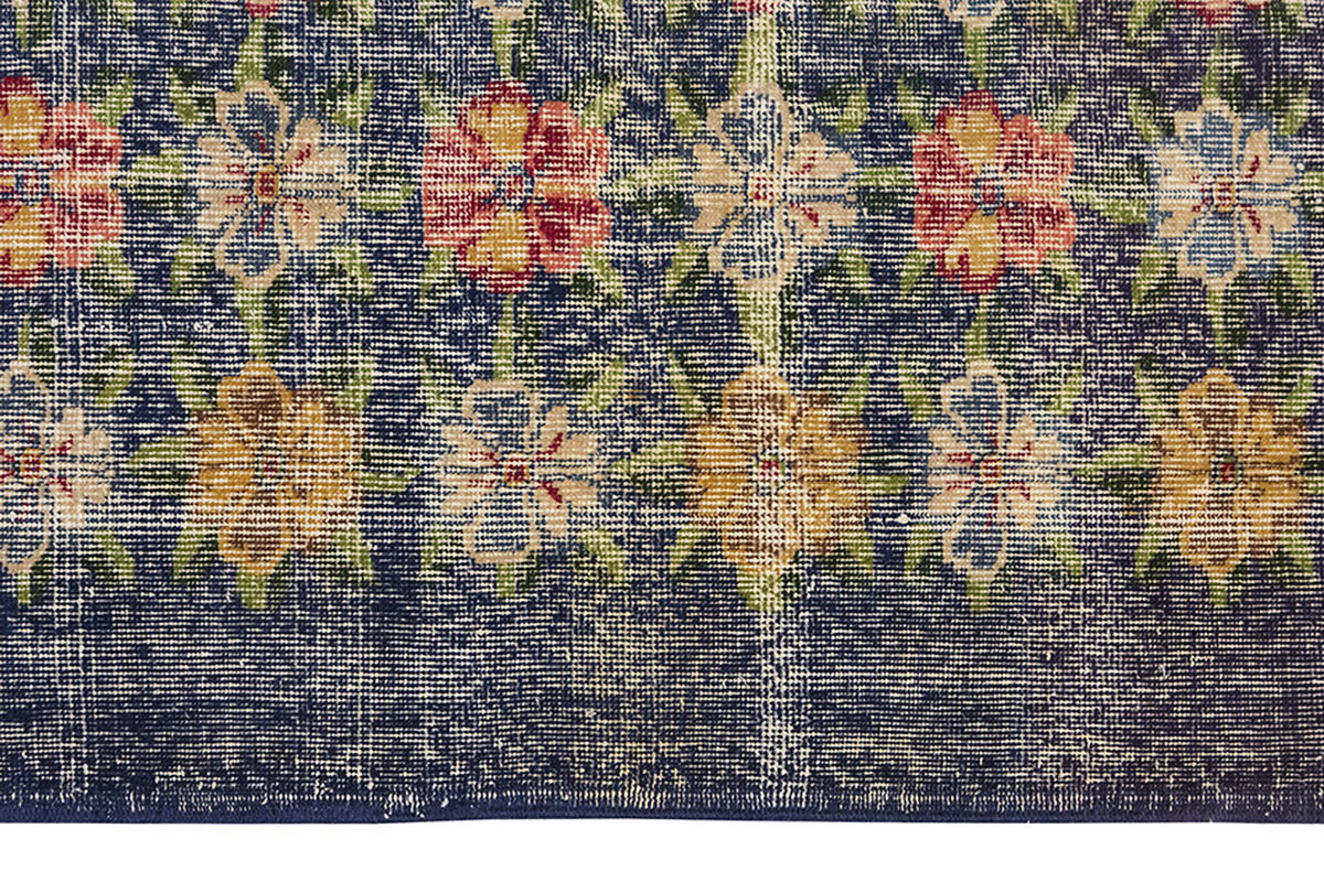 Vintage Rug 3'10" x 6'5" feet 117 x 195 cm