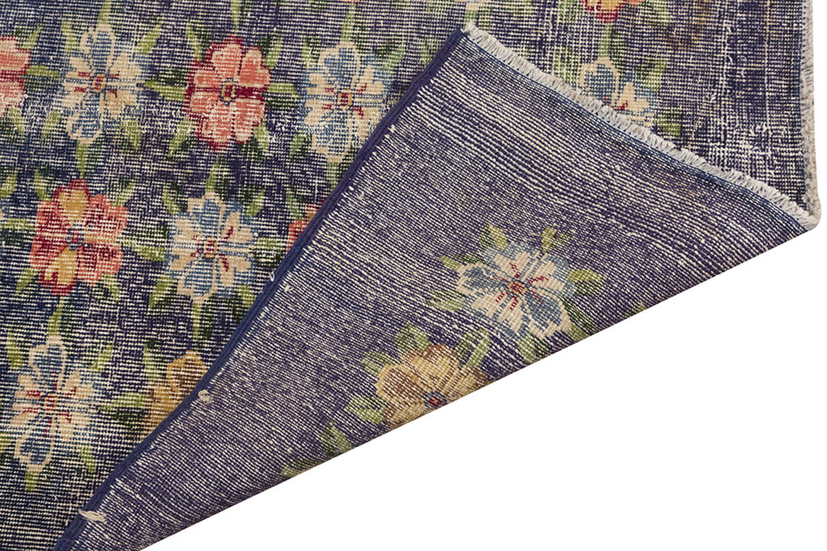 Vintage Rug 3'10" x 6'5" feet 117 x 195 cm