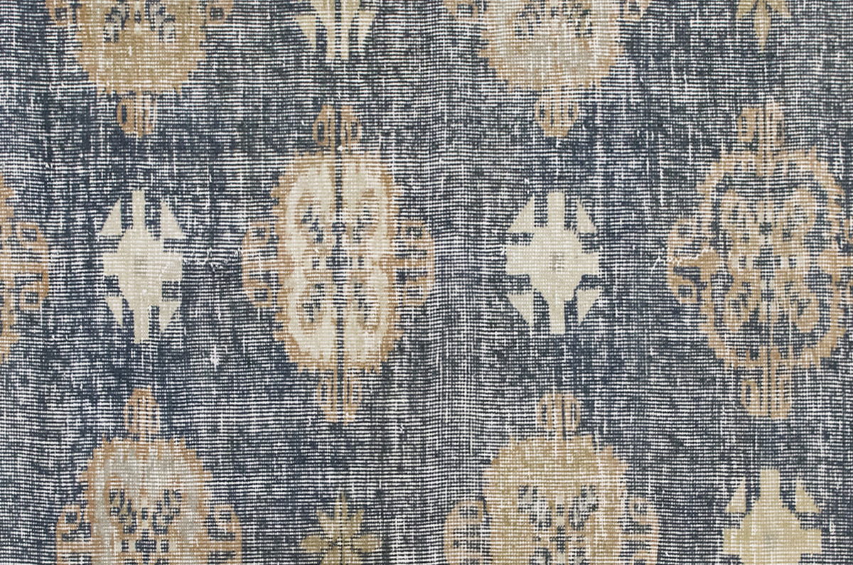Vintage Rug 3'10" x 6'9 feet 117 x 207 cm