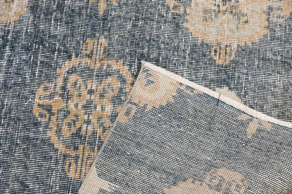 Vintage Rug 3'10" x 6'9 feet 117 x 207 cm