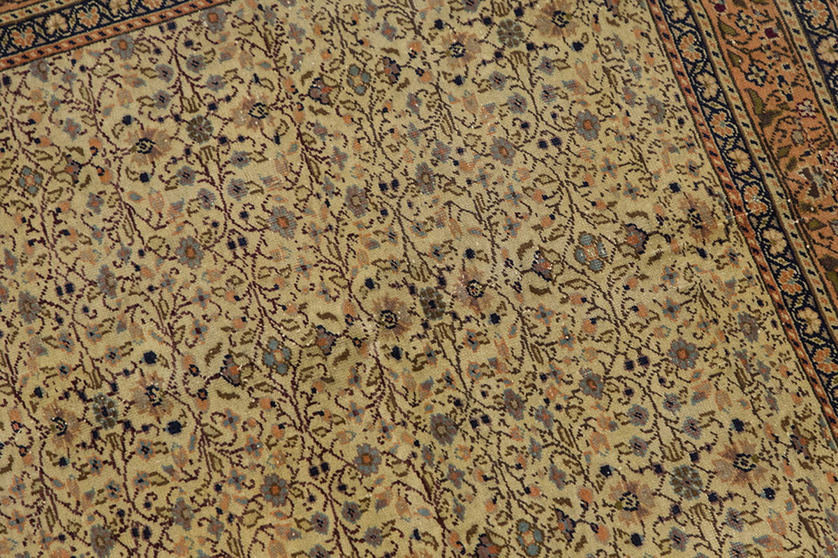 Vintage Rug 3'11" x 5'7" feet 120 x 170 cm