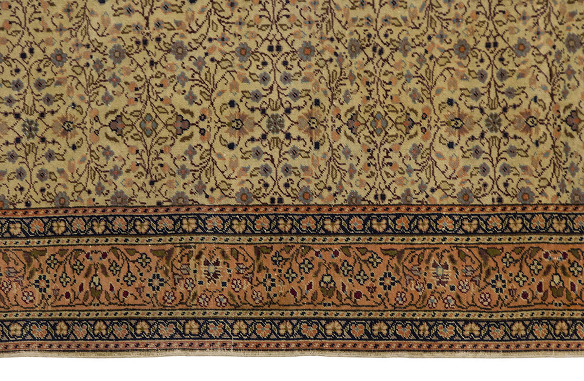 Vintage Rug 3'11" x 5'7" feet 120 x 170 cm
