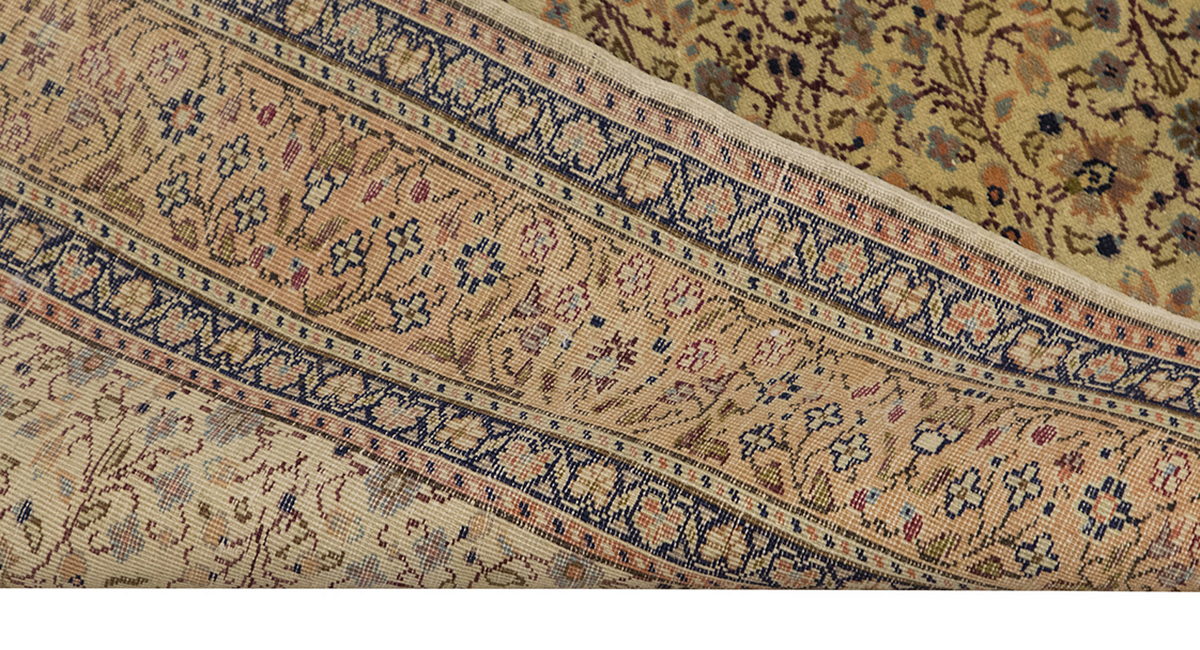 Vintage Rug 3'11" x 5'7" feet 120 x 170 cm