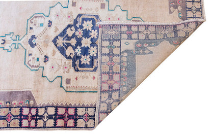 Vintage Rug 3'11" x 6' feet 120 x 182 cm
