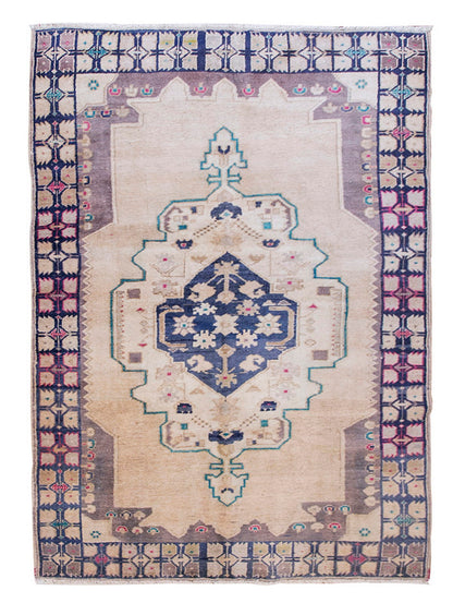 Vintage Rug 3'11" x 6' feet 120 x 182 cm