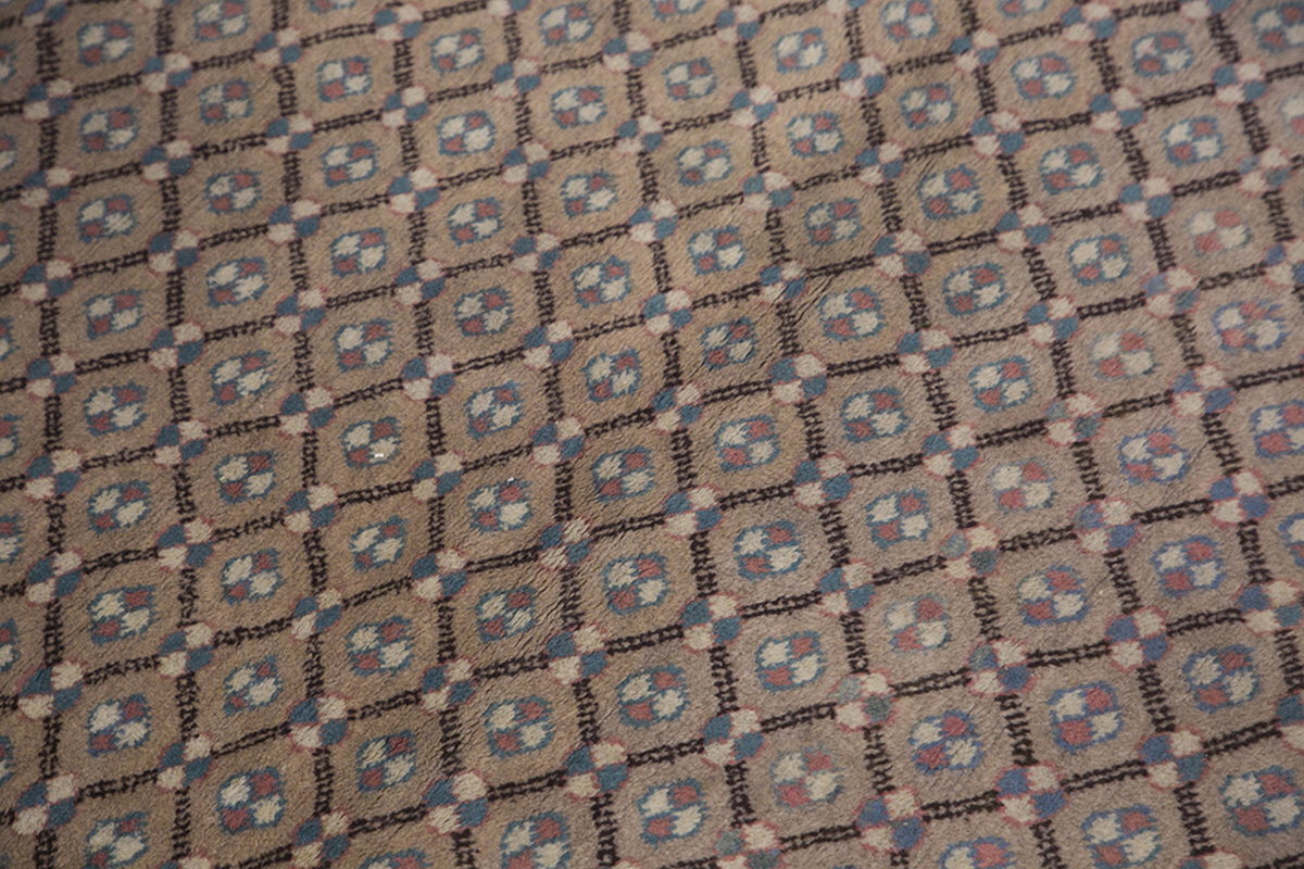 Vintage Rug 3'11" x 6'11" feet 120 x 210 cm