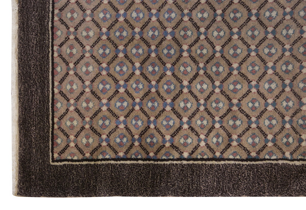 Vintage Rug 3'11" x 6'11" feet 120 x 210 cm