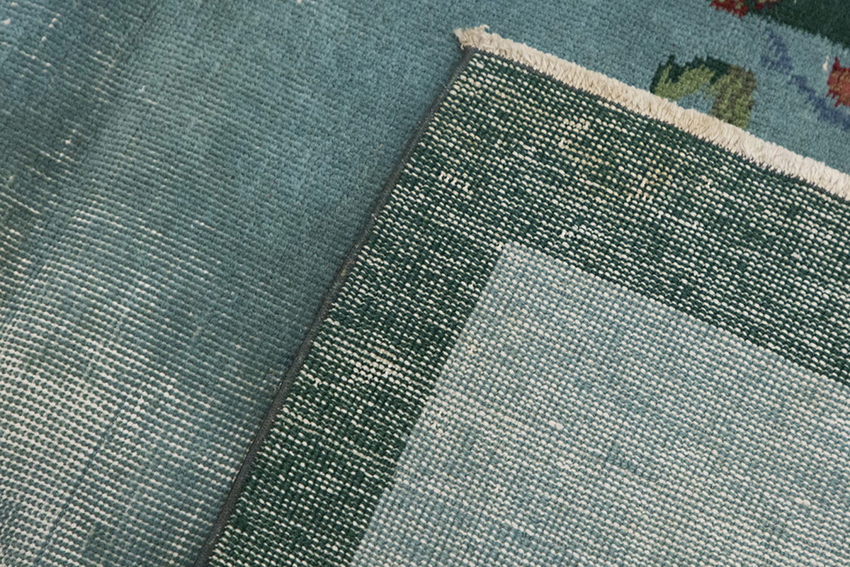 Vintage Rug 3'3" x 6'7 feet 98 x 200 cm