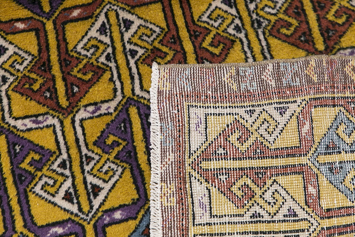 Vintage Rug 3'4" x 6'2" feet 102 x 187 cm