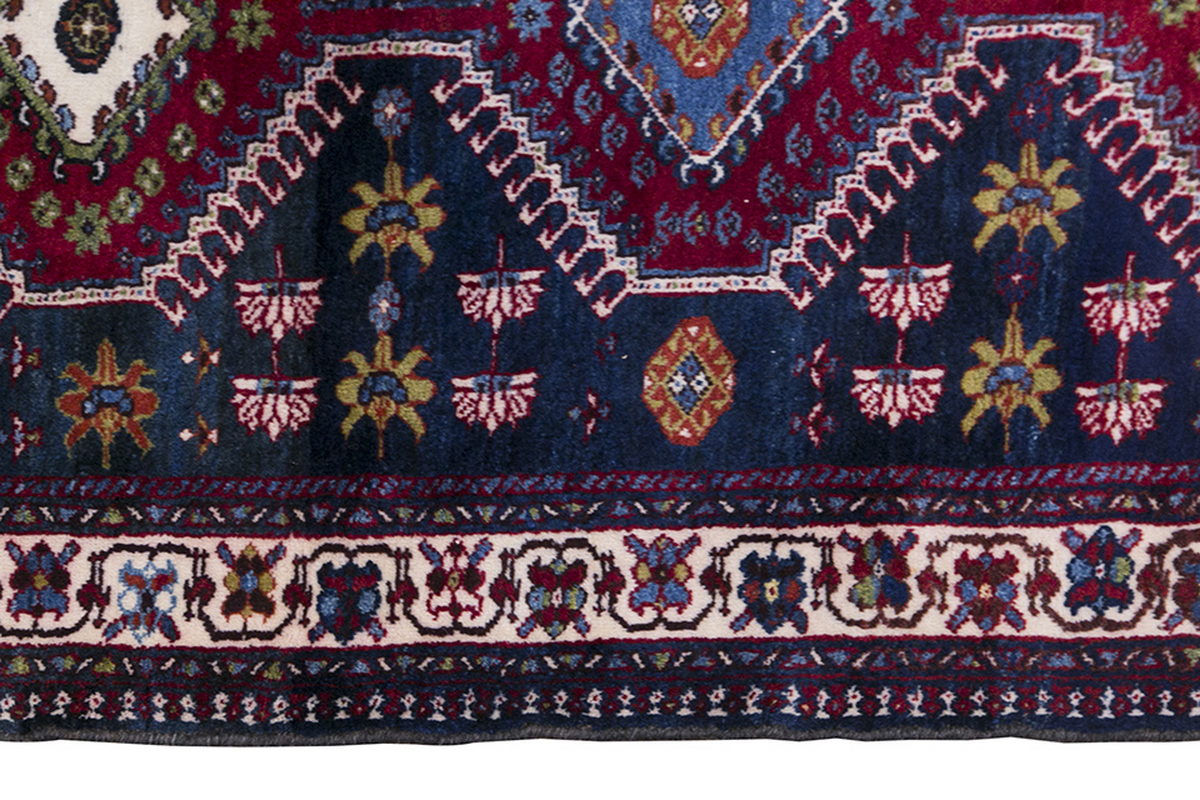Vintage Rug 3'6" x 5'9" feet 106 x 175 cm