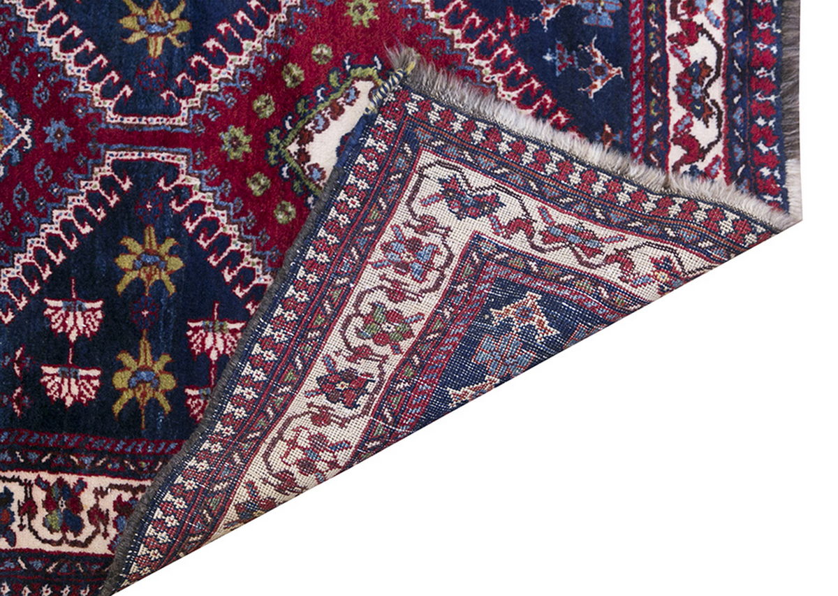 Vintage Rug 3'6" x 5'9" feet 106 x 175 cm