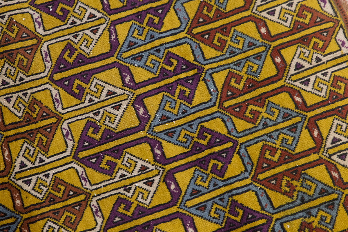 Vintage Rug 3'7" x 5'11" feet 110 x 180 cm