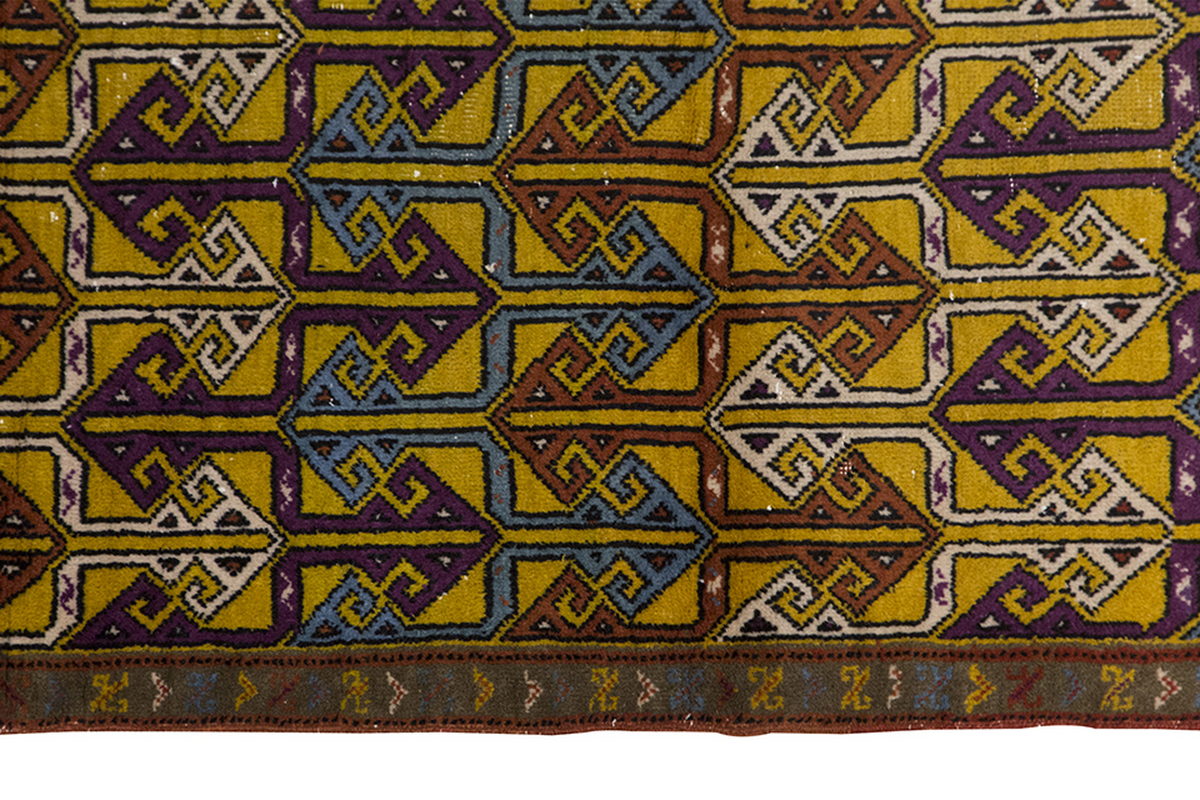 Vintage Rug 3'7" x 5'11" feet 110 x 180 cm