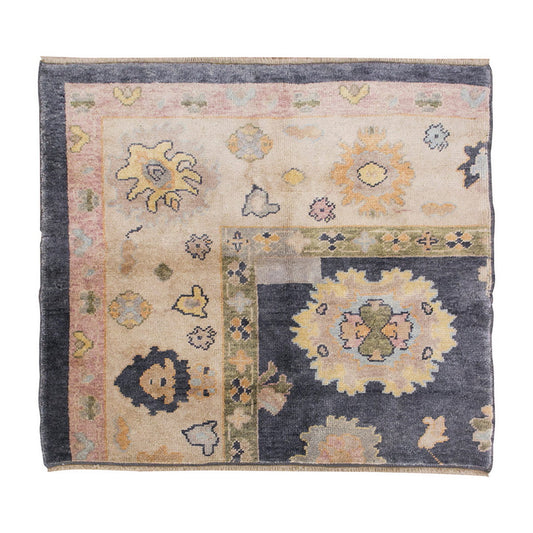 Vintage Rug 3'8" x 4'3" feet 113 x 130 cm