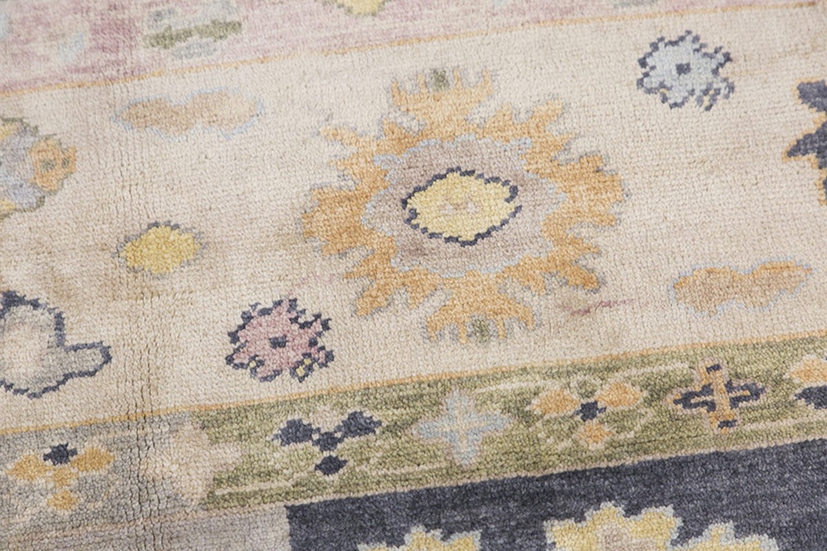 Vintage Rug 3'8" x 4'3" feet 113 x 130 cm