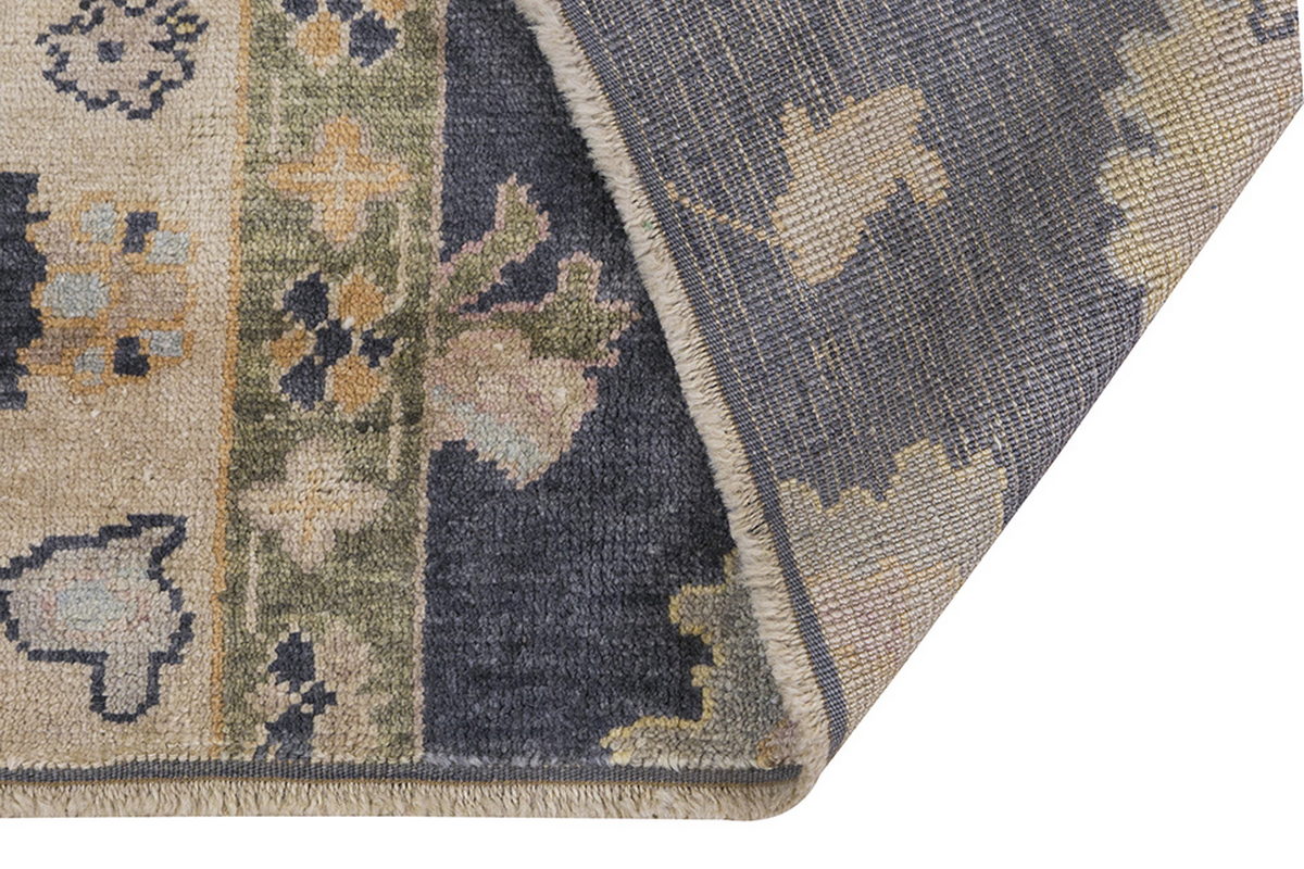 Vintage Rug 3'8" x 4'3" feet 113 x 130 cm