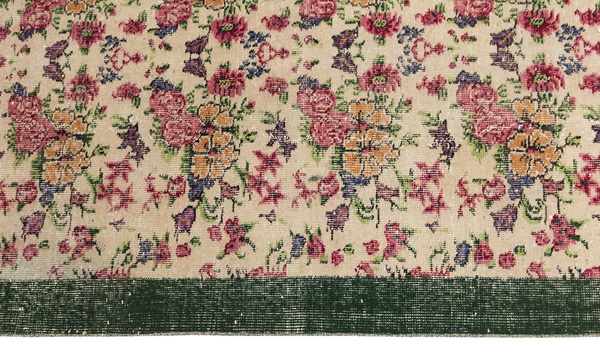 Vintage Rug 3'8" x 6'11" feet 112 x 210 cm