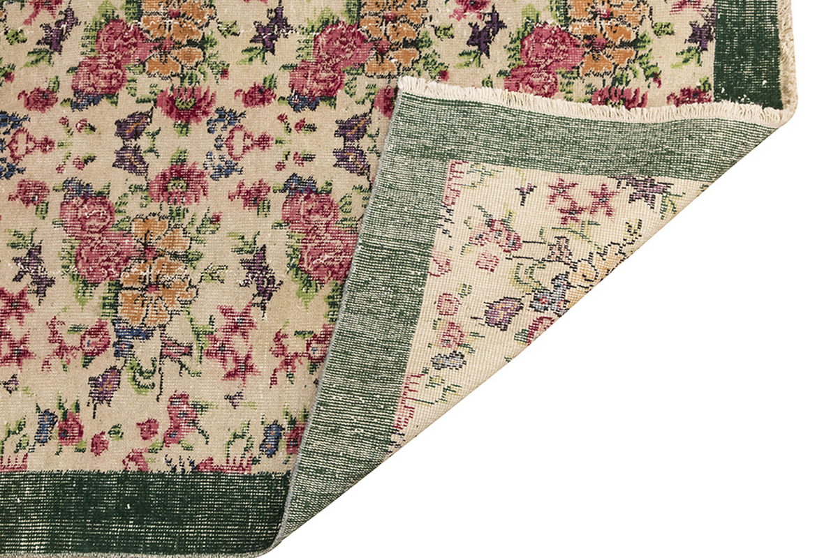 Vintage Rug 3'8" x 6'11" feet 112 x 210 cm