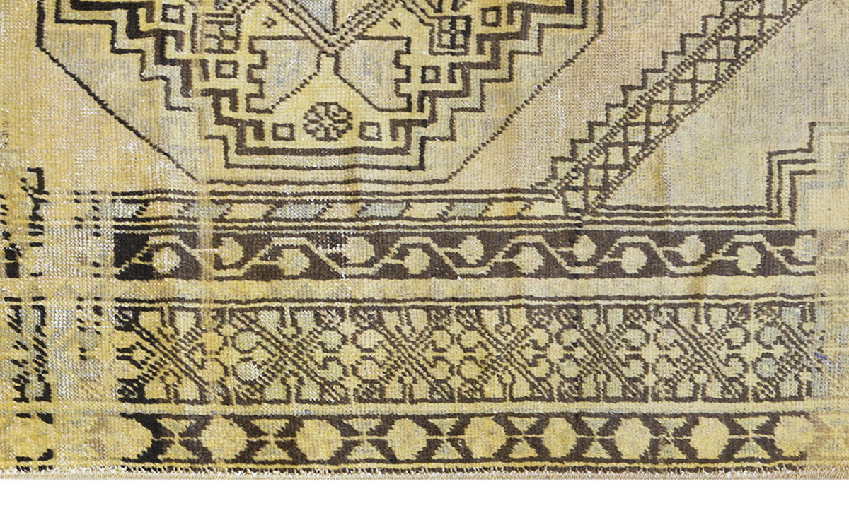 Vintage Rug 3'8" x 6'9" feet 112 x 207 cm