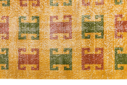 Vintage Rug 4' x 6'10" feet 122 x 209 cm