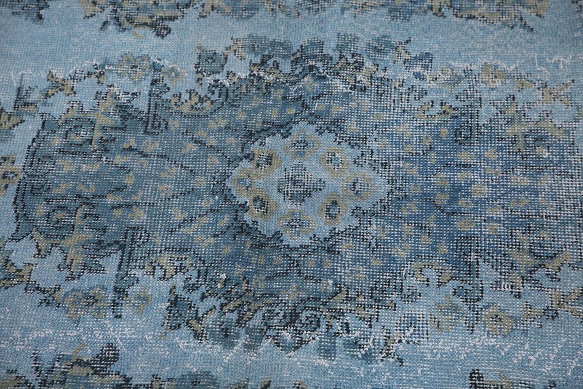 Vintage Rug 4' x 6'11" feet 121 x 212 cm