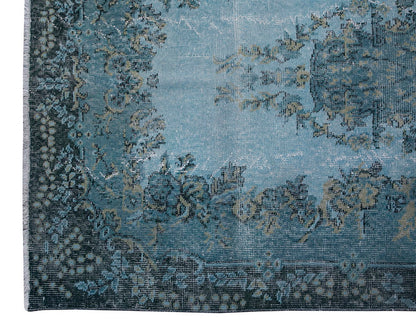 Vintage Rug 4' x 6'11" feet 121 x 212 cm