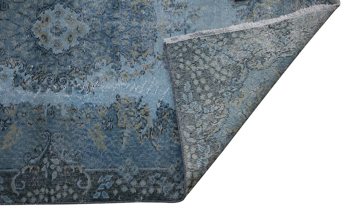 Vintage Rug 4' x 6'11" feet 121 x 212 cm