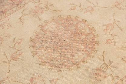Vintage Rug 4' x 6'6" feet 121 x 200 cm