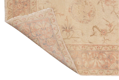 Vintage Rug 4' x 6'6" feet 121 x 200 cm