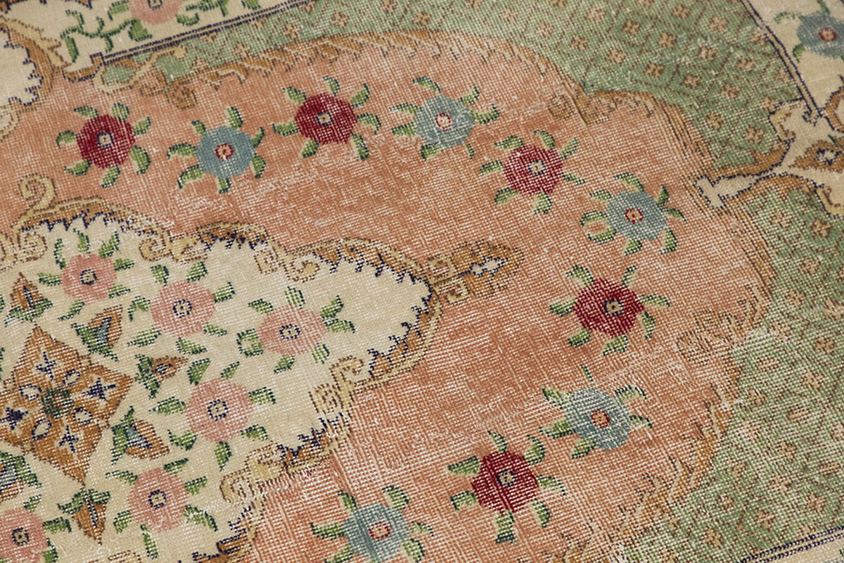 Vintage Rug 4'1" x 6'11" feet 125 x 210 cm