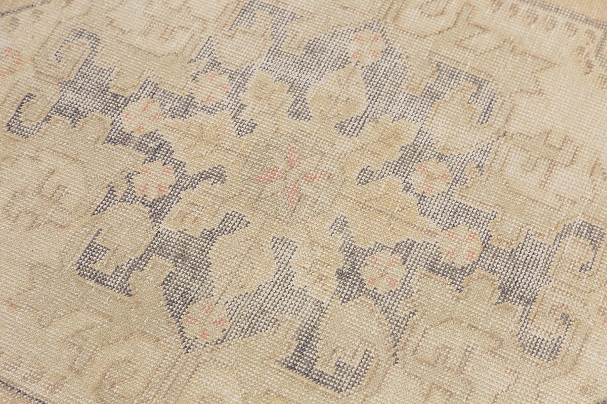 Vintage Rug 4'3" x 6'9" feet 130 x 206 cm