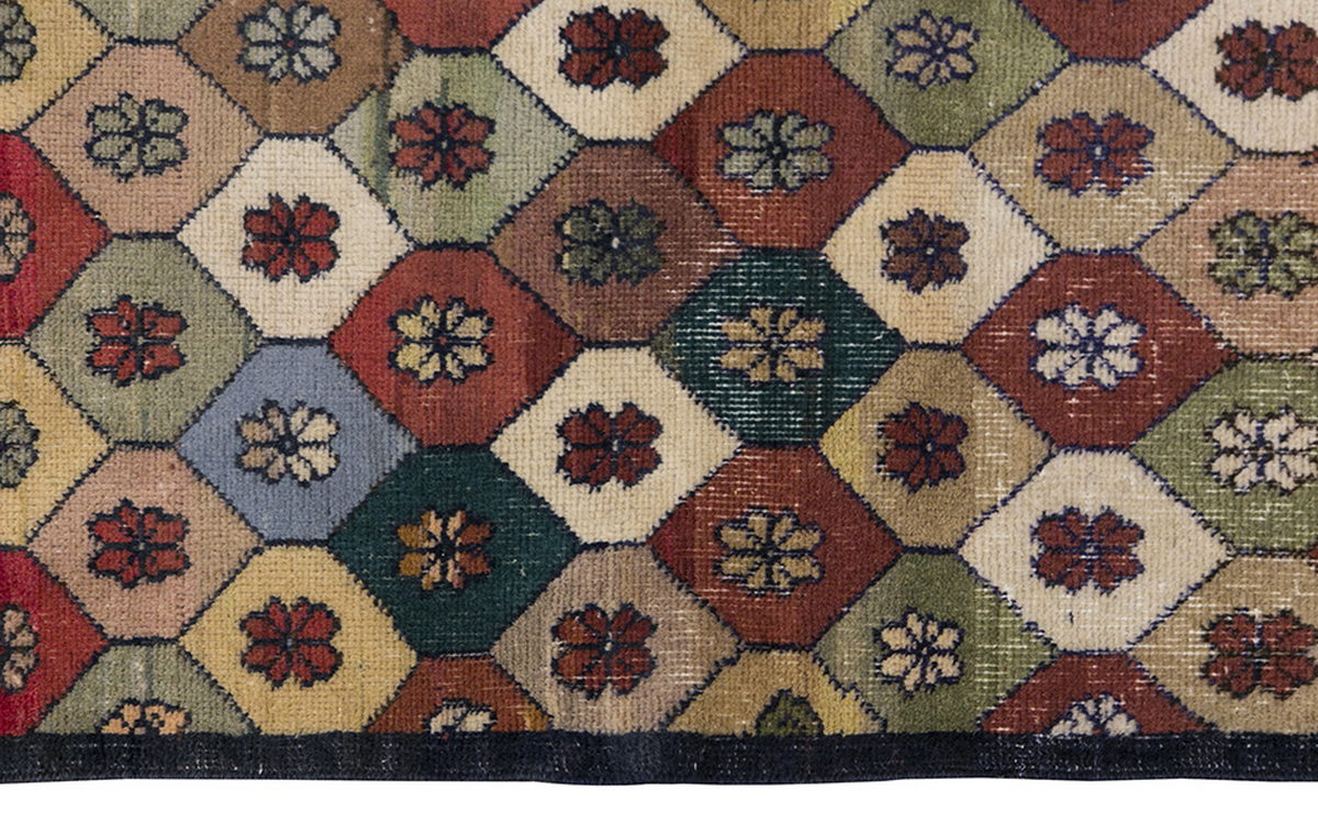 Vintage Rug 4'3" x 7'1" feet 130 x 215 cm