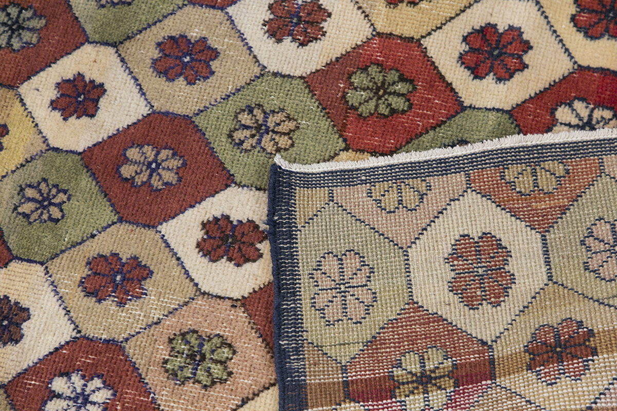 Vintage Rug 4'3" x 7'1" feet 130 x 215 cm