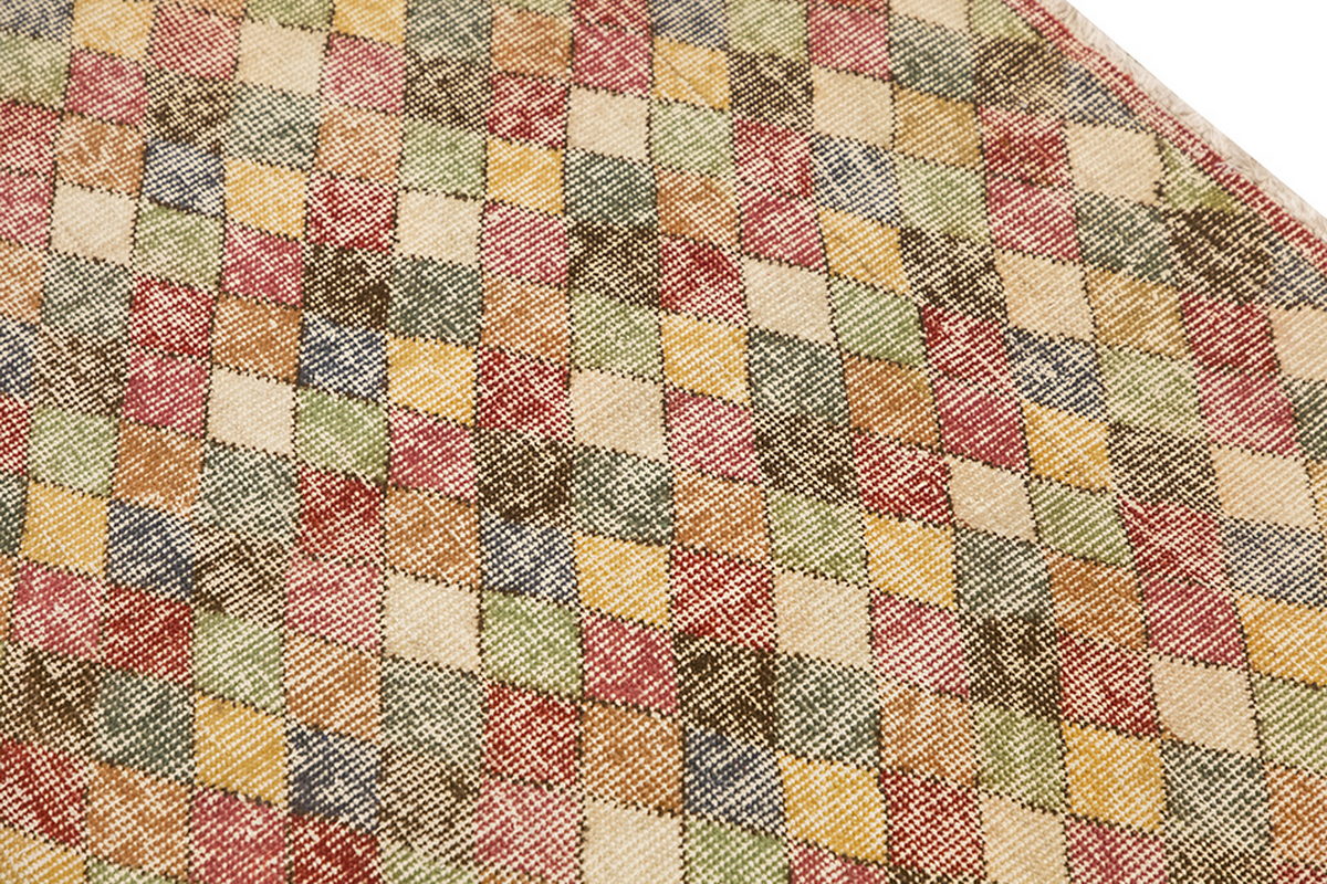 Vintage Rug 4'4" x 7'1" feet 132 x 215 cm