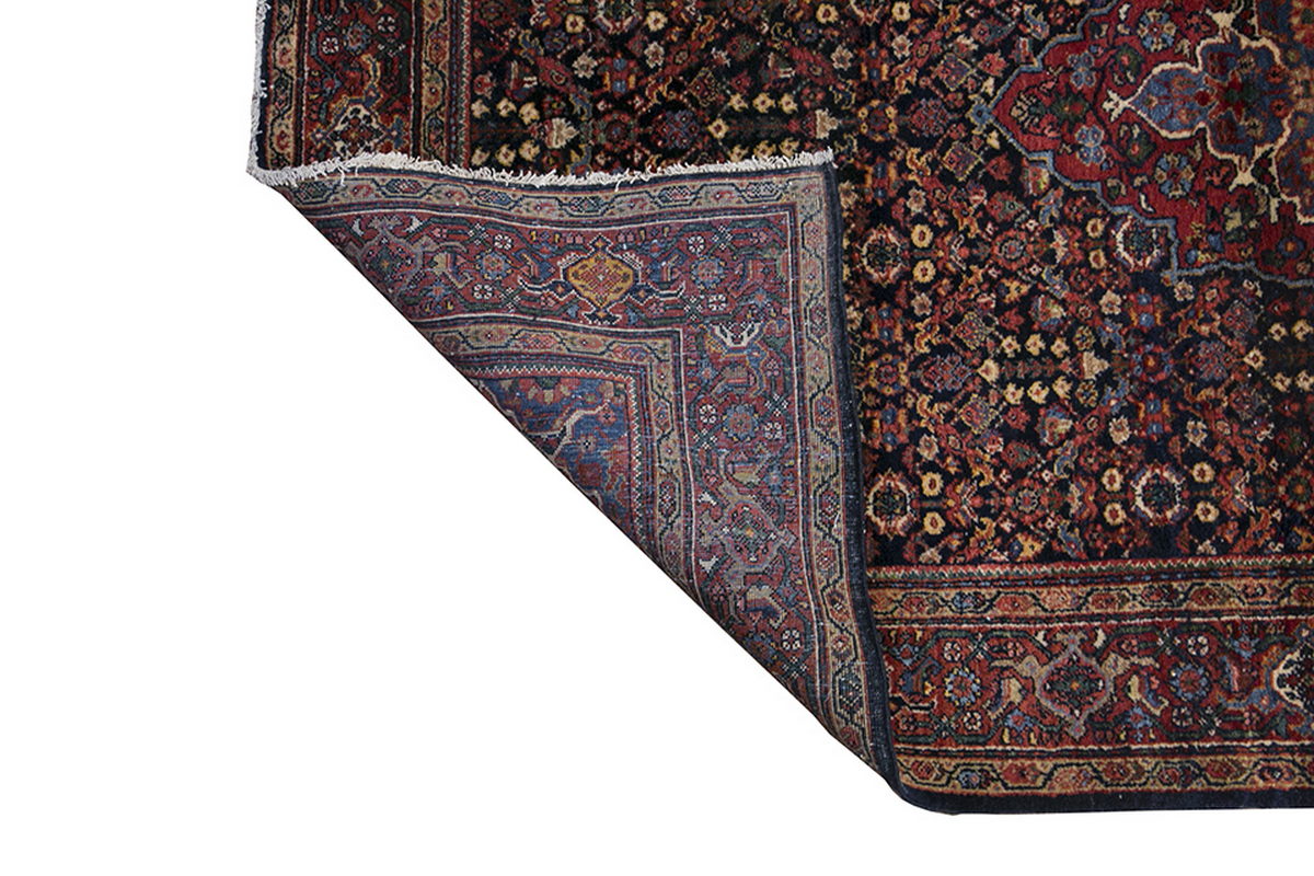 Vintage Rug 4'6" x 7' feet 136 x 214 cm