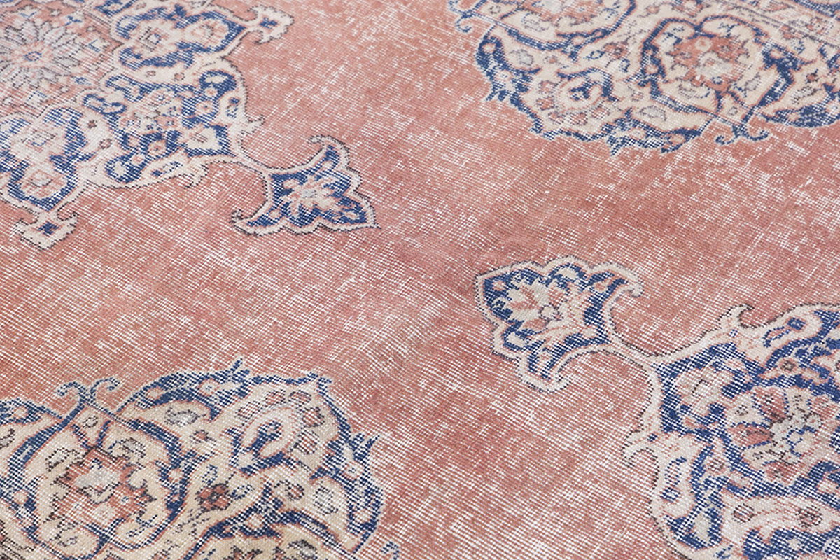 Vintage Rug 4'8" x 8'3" feet 142 x 252 cm