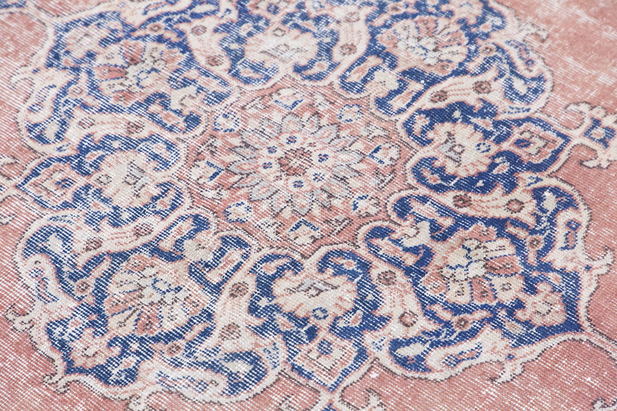 Vintage Rug 4'8" x 8'3" feet 142 x 252 cm