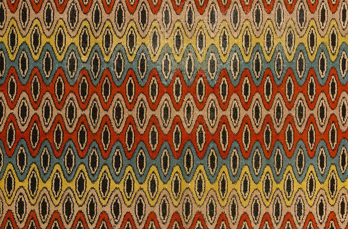 Vintage Rug 4 x 6'11 feet 122 x 210 cm