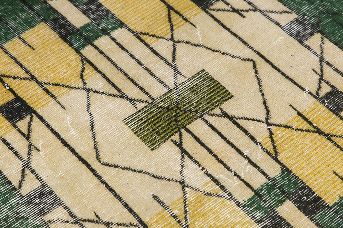 Vintage Rug 4 x 6'6" feet 123 x 198 cm