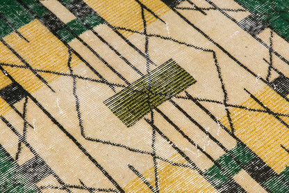 Vintage Rug 4 x 6'6" feet 123 x 198 cm