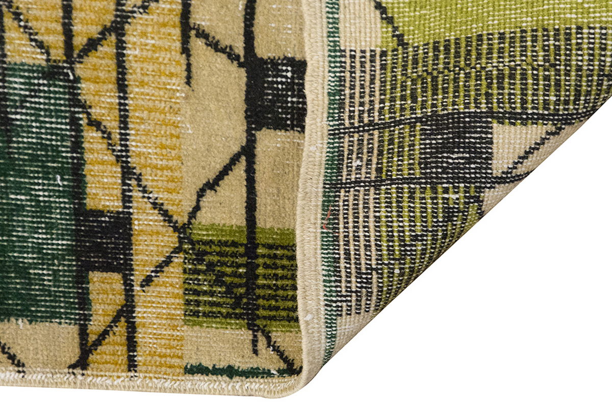 Vintage Rug 4 x 6'6" feet 123 x 198 cm
