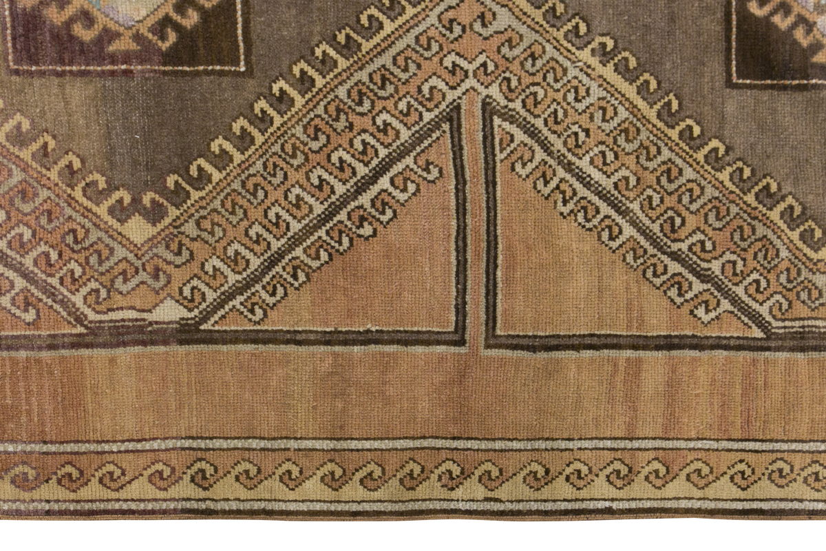 Vintage Rug 5'1" x 8'8" feet 156 x 265 cm