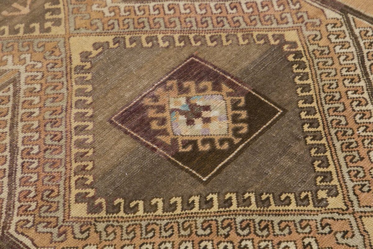 Vintage Rug 5'1" x 8'8" feet 156 x 265 cm