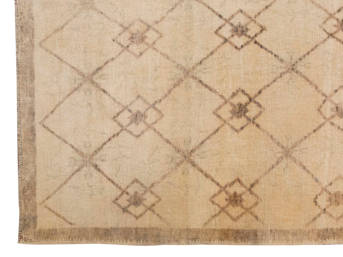 Vintage Rug 5'10" x 8'11" feet 178 x 272 cm