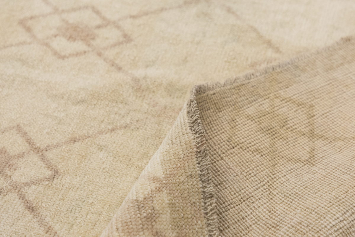 Vintage Rug 5'10" x 8'11" feet 178 x 272 cm