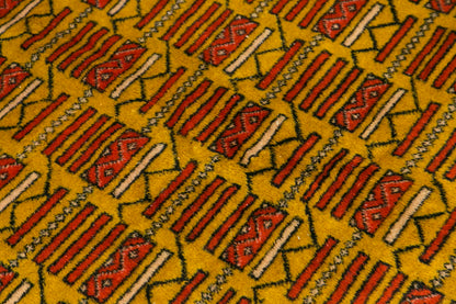 Vintage Rug 5'2" x 9" feet 157 x 272 cm