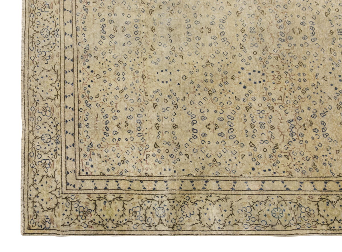 Vintage Rug 6" x 9" feet 184 x 272 cm