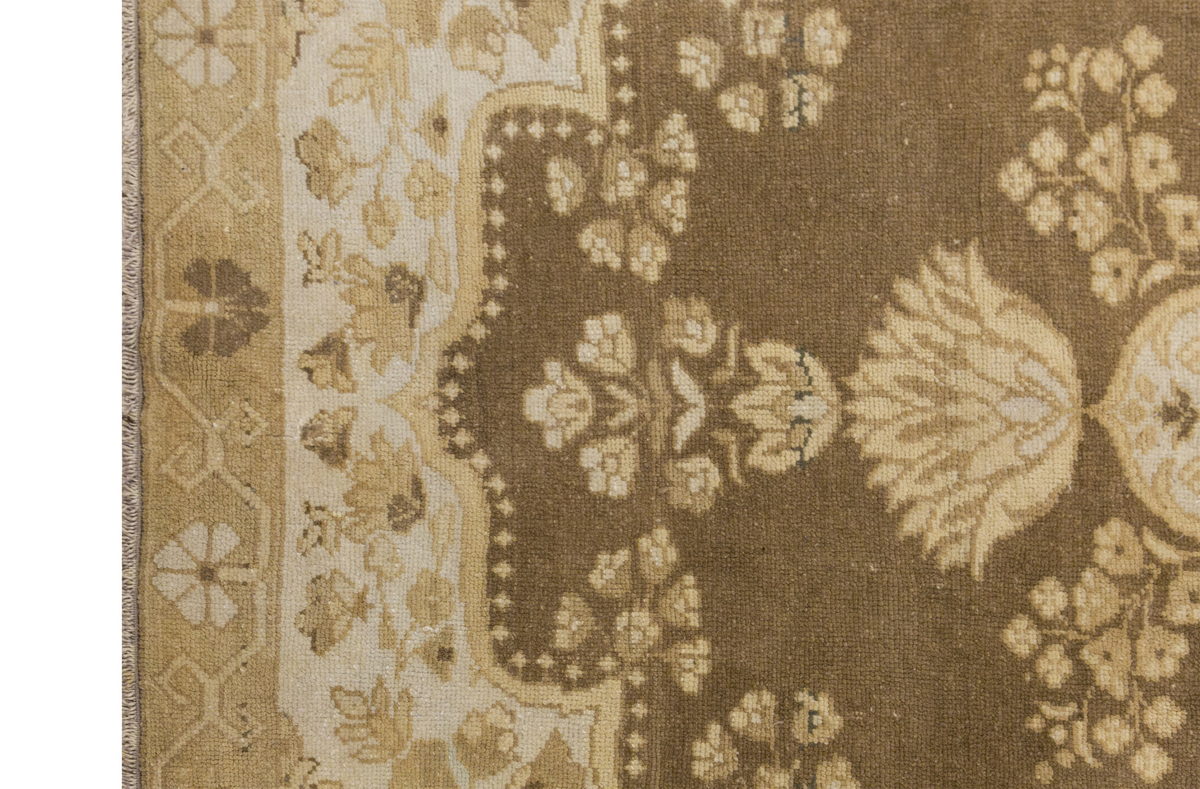 Vintage Rug 6'1" x 9" feet 186 x 270 cm