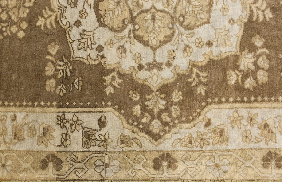 Vintage Rug 6'1" x 9" feet 186 x 270 cm